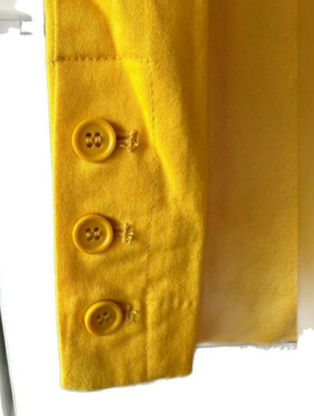 Monroe & Main Bright Yellow Capri Pants, Size 14 - Picture 2 of 8